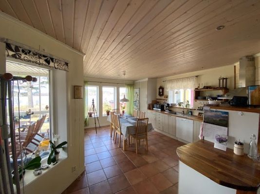 Hus vid havet nära Höga Kusten
