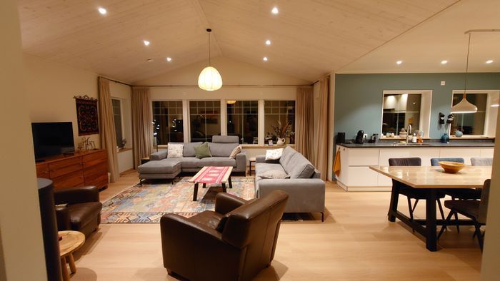 Hyr denna stuga i Funäsdalen på 154 m². 6 sängplatser. 1 800 - 3 000 kr per dag. Se bilder och tillgänglighet här.
