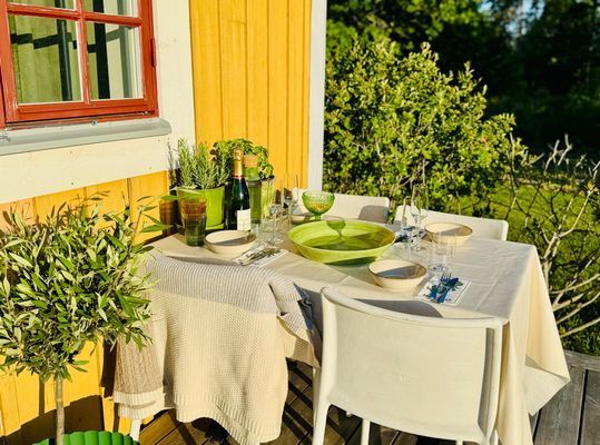 Topprenoverat med privat brygga på gård i Sörmland - Bild 48