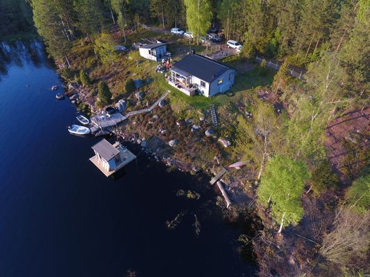 Emmesviken - Sjöstuga med egen vik, bastuflotte. - Bild 15