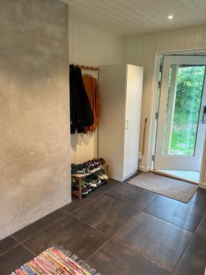 Nyrenoverad stuga mitt skogen, vid Brösarps backar - Bild 12