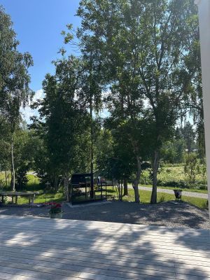 Nybyggd stuga, charmigt läget och nära till havet. - Bild 8