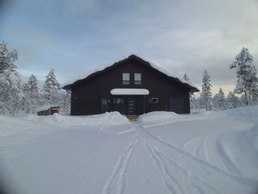 Hyr denna stuga i Grövelsjön på 160 m². 6-10 sängplatser. 13 000 - 24 000 kr per vecka. Se bilder och tillgänglighet här.