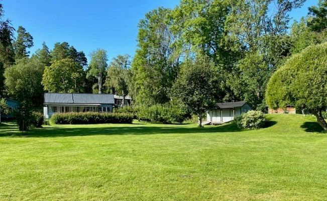 Ekudden Rindö. Sjötomt med privat brygga