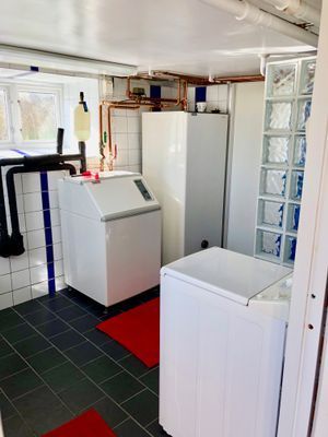 Dusch i källaren (nås endast utifrån)