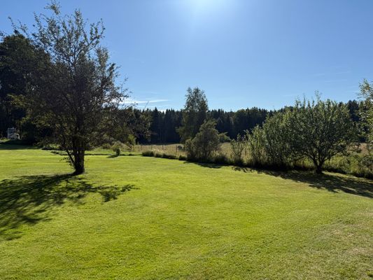 Bild 3 på Torp på landet med närhet till naturliv och sjö.