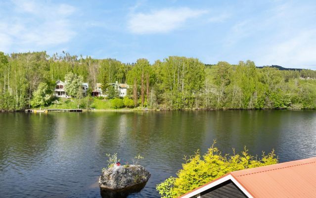 Villa vid vattnet med egen brygga och panoramautsi - Bild 35