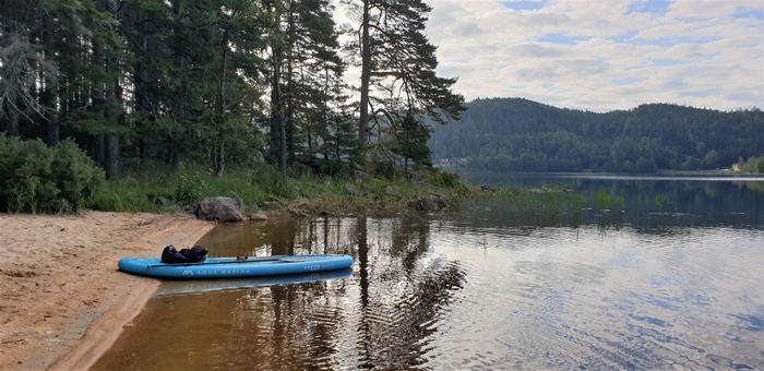 Stuga med bastu precis vid sjön - Bild 23