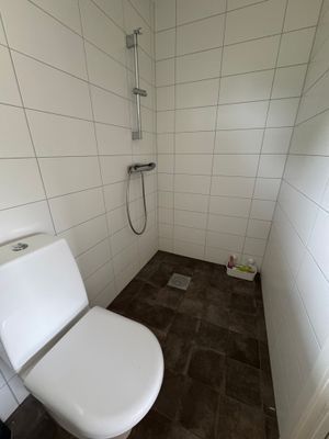 Toa och dusch master sovrum