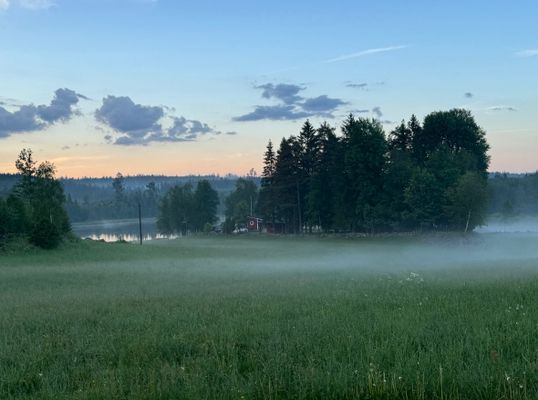 Hyr denna stuga i Borås på 95 m². 6 sängplatser. 12 000 - 15 000 kr per vecka. Se bilder och tillgänglighet här.