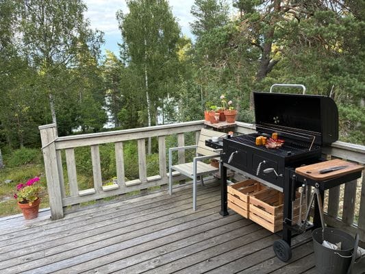 Hus i stillsamt område, 5 bäddar, sjöutsikt & båt - Bild 14