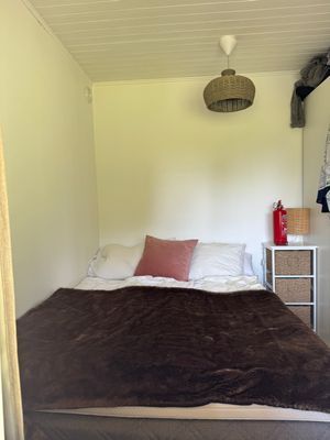 Mindre stuga med lantligt läge - Bild 9