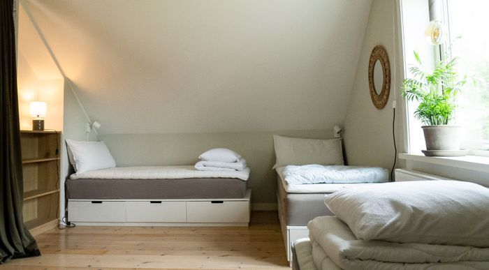 Villa med växthus och stor tomt i naturskön miljö - Bild 17