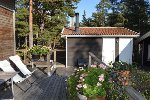 Bastuhuset, dusch, tvättmaskin, separat wc