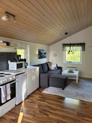 Hyr denna stuga i Grebbestad på 50 m². 4-5 sängplatser. 6 500 - 7 900 kr per vecka. Se bilder och tillgänglighet här.