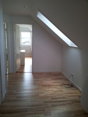 Stort modernt hus centralt i Ljugarn - Bild 11