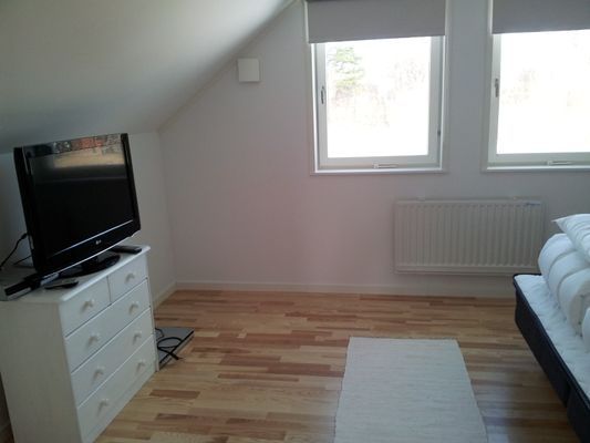 Stort modernt hus centralt i Ljugarn - Bild 8