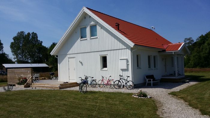 Stort modernt hus centralt i Ljugarn - Bild 16