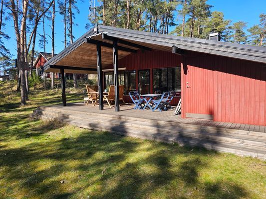 Bild 3 på Stuga med skogs utsikt och nära till stranden