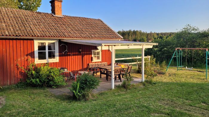 Hyr denna stuga i Ålberga på 25 m². 5 sängplatser. 2 450 - 5 100 kr per vecka. Se bilder och tillgänglighet här.
