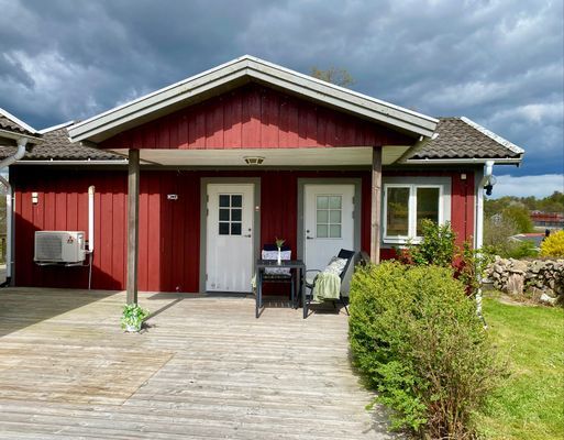Gäststuga med havsutsikt - 100 m från vattnet