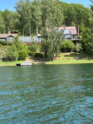 Två hus med egen brygga och havsutsikt i S:t Anna - Bild 6