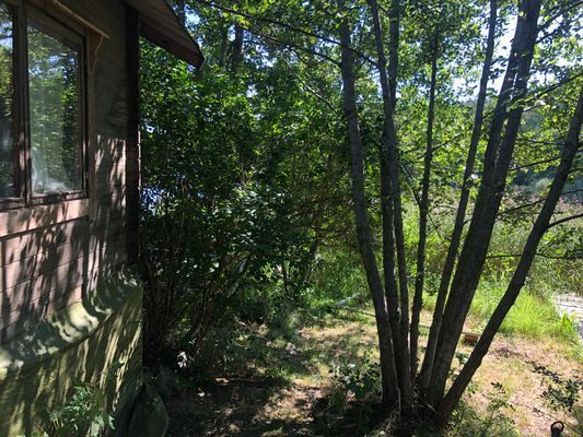 Hyr denna stuga i  på 42 m². 4-6 sängplatser. 1 600 - 2 100 kr per dag. Se bilder och tillgänglighet här.