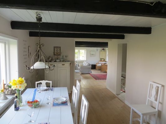 Fyrlängad gård mitt på Österlen - Bild 9