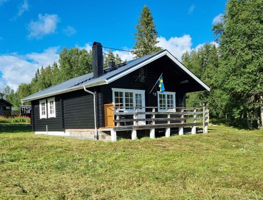 Mysig stuga i Åkersjön