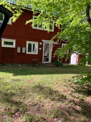 Mysig stuga med sjöutsikt vid Lursjön, Skåne.
