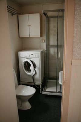 Charmigt fritidshus i skogsbrynet - Bild 13