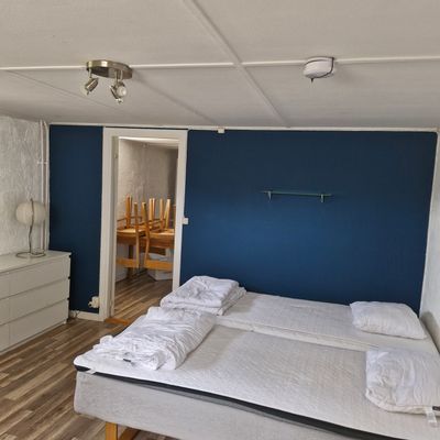 Hyr denna stuga i Visby på 30 m². 2-3 sängplatser. Från 3 000 kr per vecka. Se bilder och tillgänglighet här.