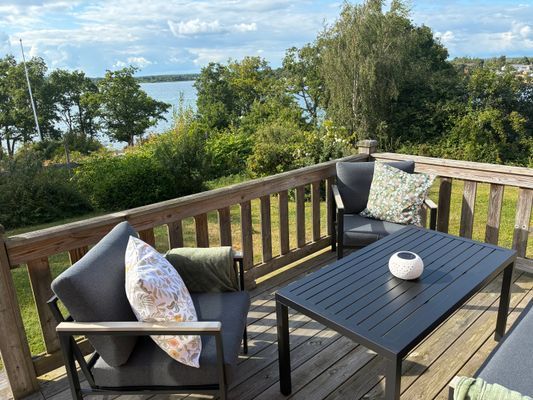 Hyr denna stuga i Trummenäs på 46 m². 4-5 sängplatser. 6 500 - 8 500 kr per vecka. Se bilder och tillgänglighet här.