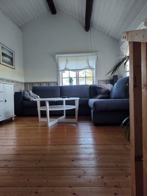 Hyr denna stuga i Leksand på 76 m². 4 sängplatser. 12 000 - 15 000 kr per vecka. Se bilder och tillgänglighet här.