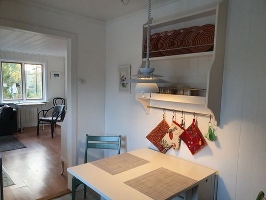 Nyrenoverat fritidshus i Håtö, mellan Norrtälje oc - Bild 6