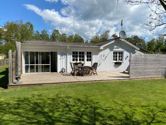 Rymligt hus, 6 bäddar, inhägnad tomt