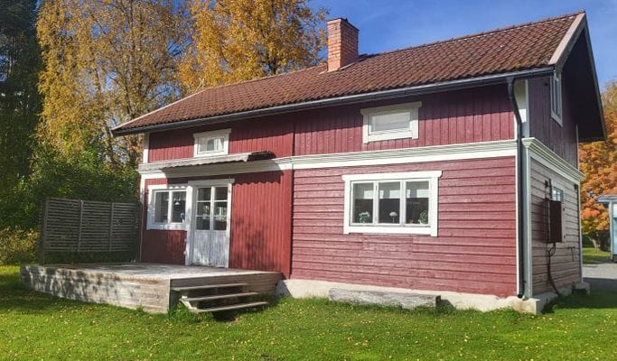 Stuga vid vattnet i Örån, Lit