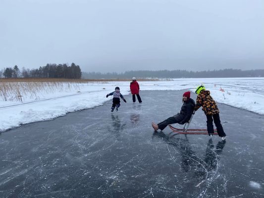 En idyllisk tillflykts plats vid sjön - Bild 40