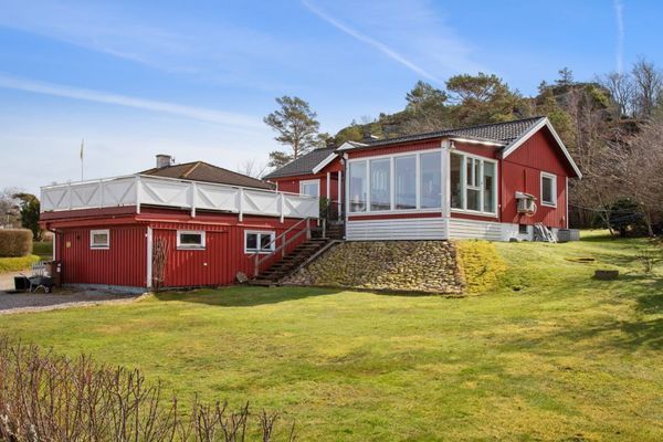 Hyr denna stuga i Orust på 180 m². 10-12 sängplatser. 14 700 - 18 095 kr per vecka. Se bilder och tillgänglighet här.