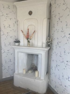 Hyr denna stuga i  på 70 m². 2-4 sängplatser. 3 000 - 4 000 kr per vecka. Se bilder och tillgänglighet här.