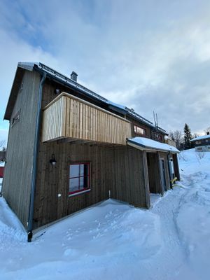 Hyr denna stuga i Bruksvallarna på 100 m². 8 sängplatser. Pris ej tillgängligt. Se bilder och tillgänglighet här.