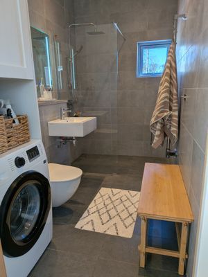 Exklusivt på södra Gotland – Två hus med pool - Bild 12