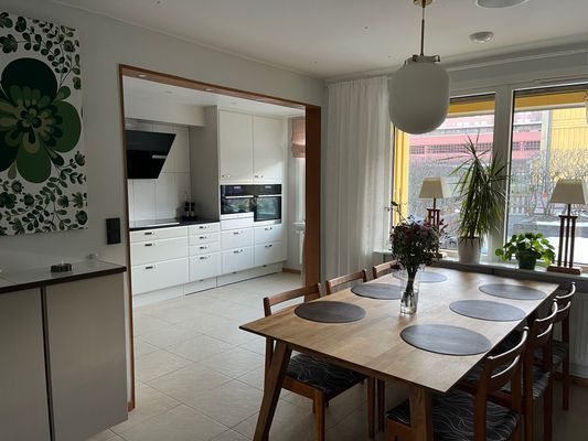 Hyr denna stuga i Göteborg på 100 m². 5-6 sängplatser. Från 18 000 kr per vecka. Se bilder och tillgänglighet här.