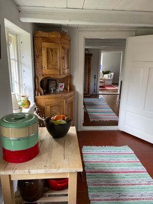 Bild 4 på Charmig stuga i genuin och naturskön miljö