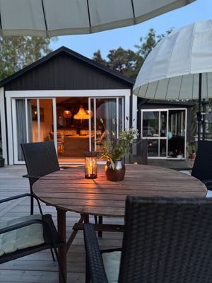 Mysig stuga nära badstrand