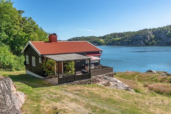 Hyr denna stuga i Hunnebostrand på 60 m². 6 sängplatser. 6 101 - 14 963 kr per vecka. Se bilder och tillgänglighet här.