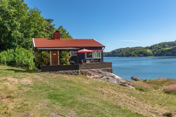 Stuga 20 m från havet nära Smögen o Nordens Ark