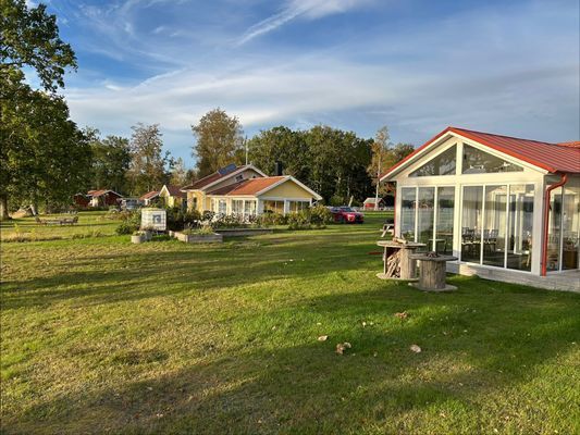 Bild 3 på Modern stuga för 6 personer precis vid sjön Virén