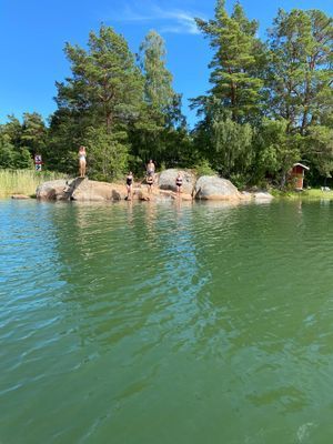 Badklippor invid stranden