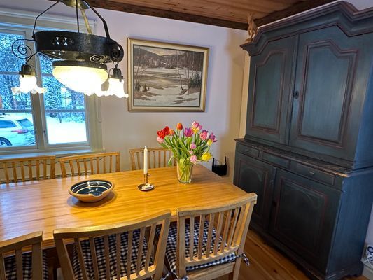 Matbord i vardagsrummet